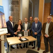 Correos presenta un selo dedicado ao edificio do antigo convento de San Francisco Correos presenta un selo dedicado ao edificio do antigo convento de San Francisco