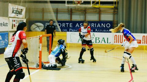 Una jugada del partido de Copa de Europa del Telecable ante el IGR Reimsched