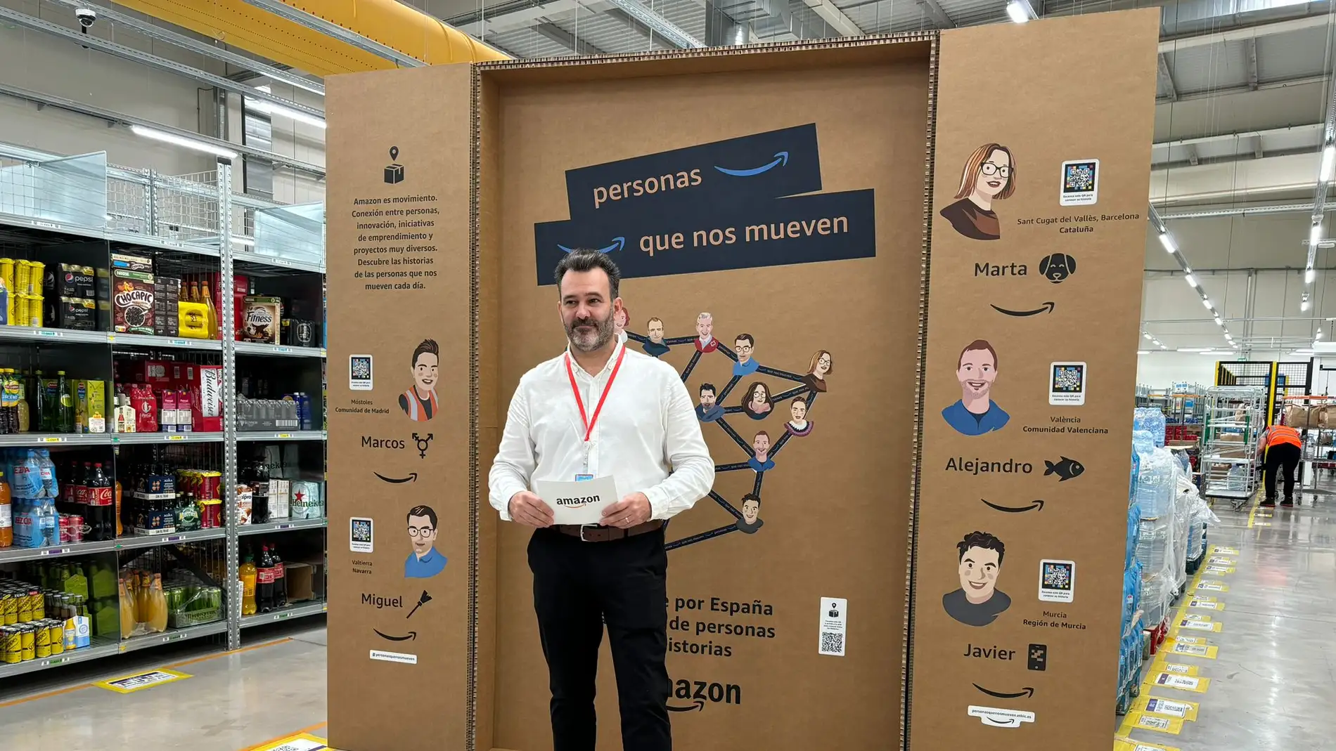 Los responsables de Amazon han presentado el centro logístico ubicado en Paterna