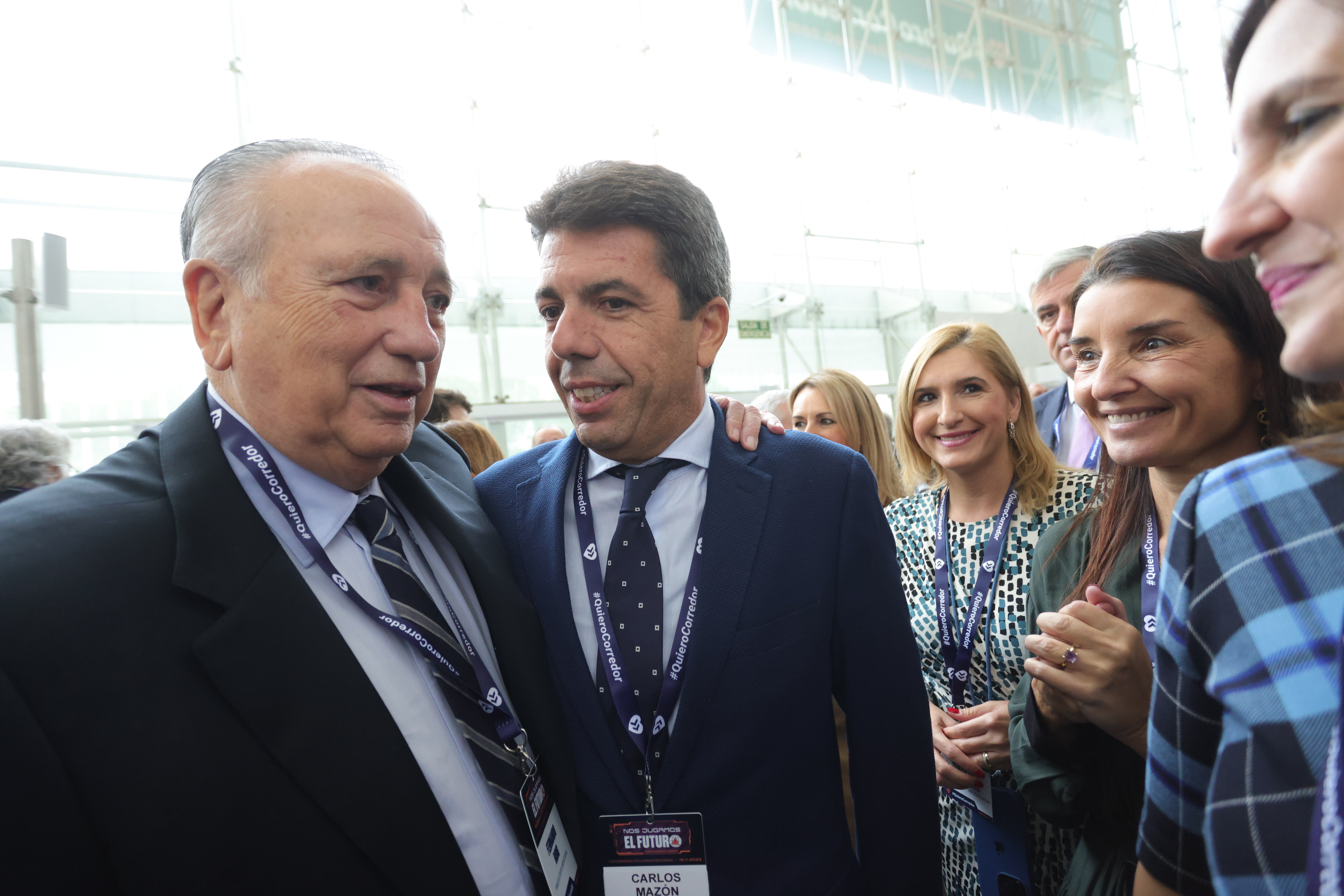 Mazón rechaza el "retraso injustificable" del Corredor Mediterráneo y los empresarios están "algo satisfechos" con los avances Mazón rechaza el "retraso injustificable" del Corredor Mediterráneo y los empresarios están "algo satisfechos" con los avances