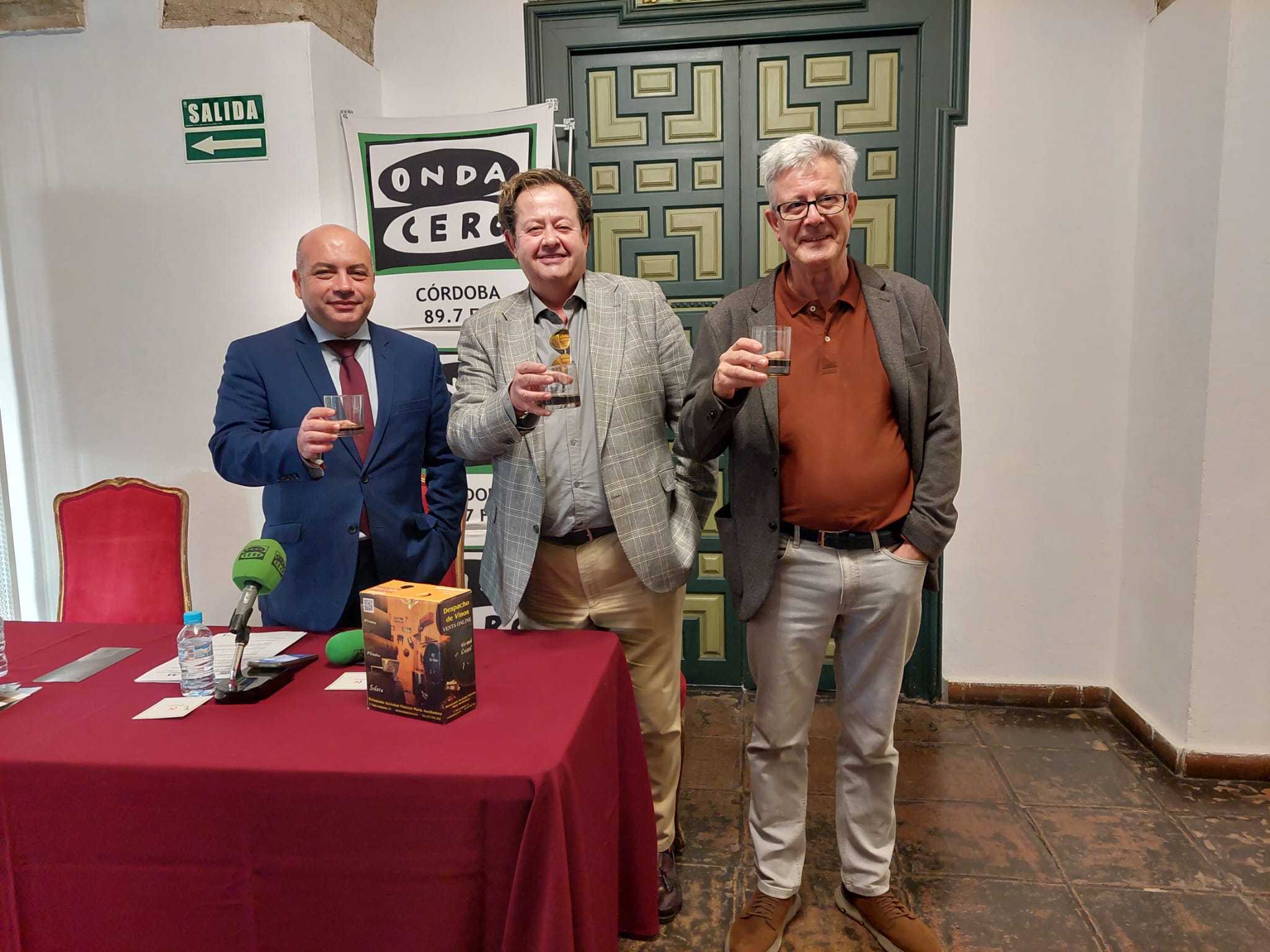 Un Crisol en la Exposición "Todo lo que brilla" Un Crisol en la Exposición "Todo lo que brilla"