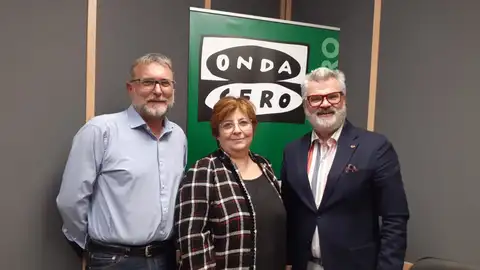 Paqui Díaz y Vicente Armengol con Juan Carlos Fresneda Paqui Díaz y Vicente Armengol con Juan Carlos Fresneda