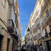 Una calle comercial del centro de Cádiz
