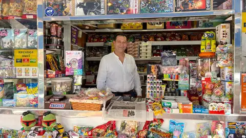 Jose Tirado, propietario del Kiosko Tirado, en la Divina Pastora Jose Tirado, propietario del Kiosko Tirado, en la Divina Pastora