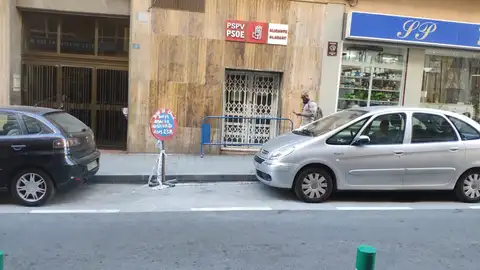 La sede del PSPV-PSOE Alicante no ha podido abrir este viernes La sede del PSPV-PSOE Alicante no ha podido abrir este viernes