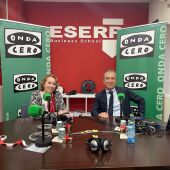 El director general de Empleo del Govern balear, José Antonio Caldés, y Elka Dimitrova.