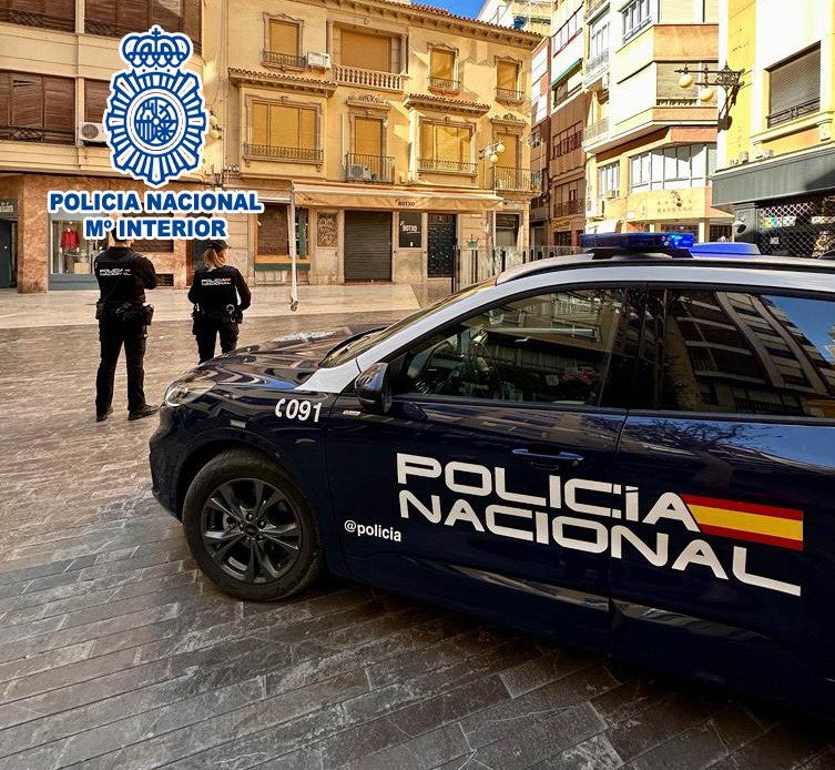 Detenido en Elche un joven huido de la Justicia italiana para eludir 10 años de cárcel por delitos informáticos Detenido en Elche un joven huido de la Justicia italiana para eludir 10 años de cárcel por delitos informáticos