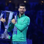 Djokovic posa con el trofeo de campeón del ATP Finals Djokovic posa con el trofeo de campeón del ATP Finals