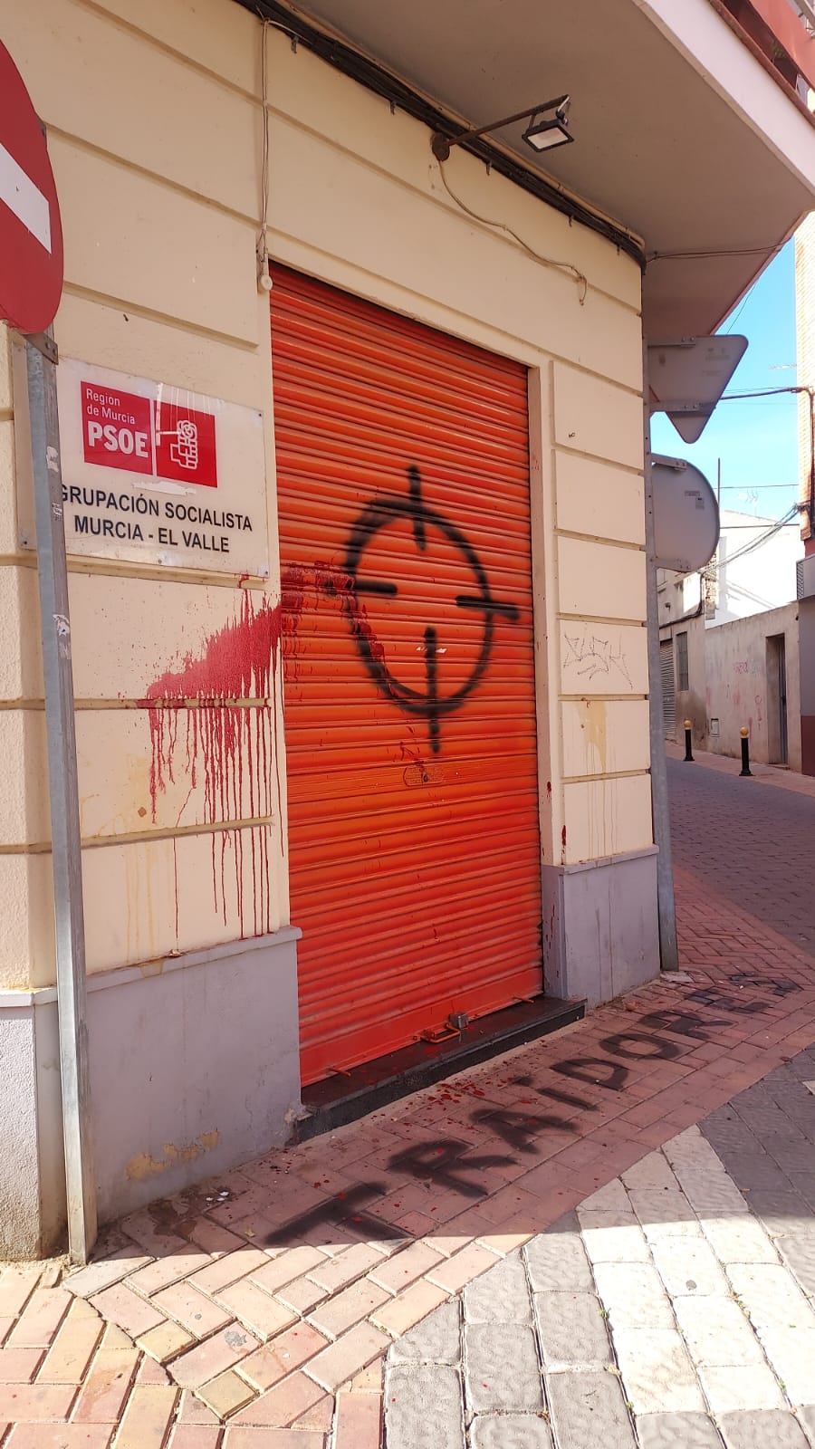 Atacan la sede del PSOE en la pedanía murciana de La Alberca Atacan la sede del PSOE en la pedanía murciana de La Alberca