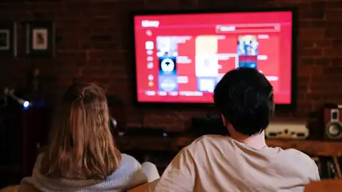 Para el 67,4% de la población, la Televisión es el canal donde las marcas les generan más confianza Para el 67,4% de la población, la Televisión es el canal donde las marcas les generan más confianza