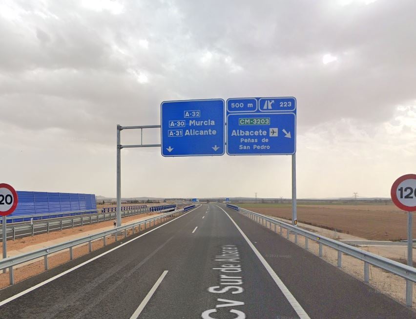 Transportes adjudica por 97 millones de euros las obras del tramo de la autovía A-32 entre el enlace CM-313 y Balazote Oeste Transportes adjudica por 97 millones de euros las obras del tramo de la autovía A-32 entre el enlace CM-313 y Balazote Oeste