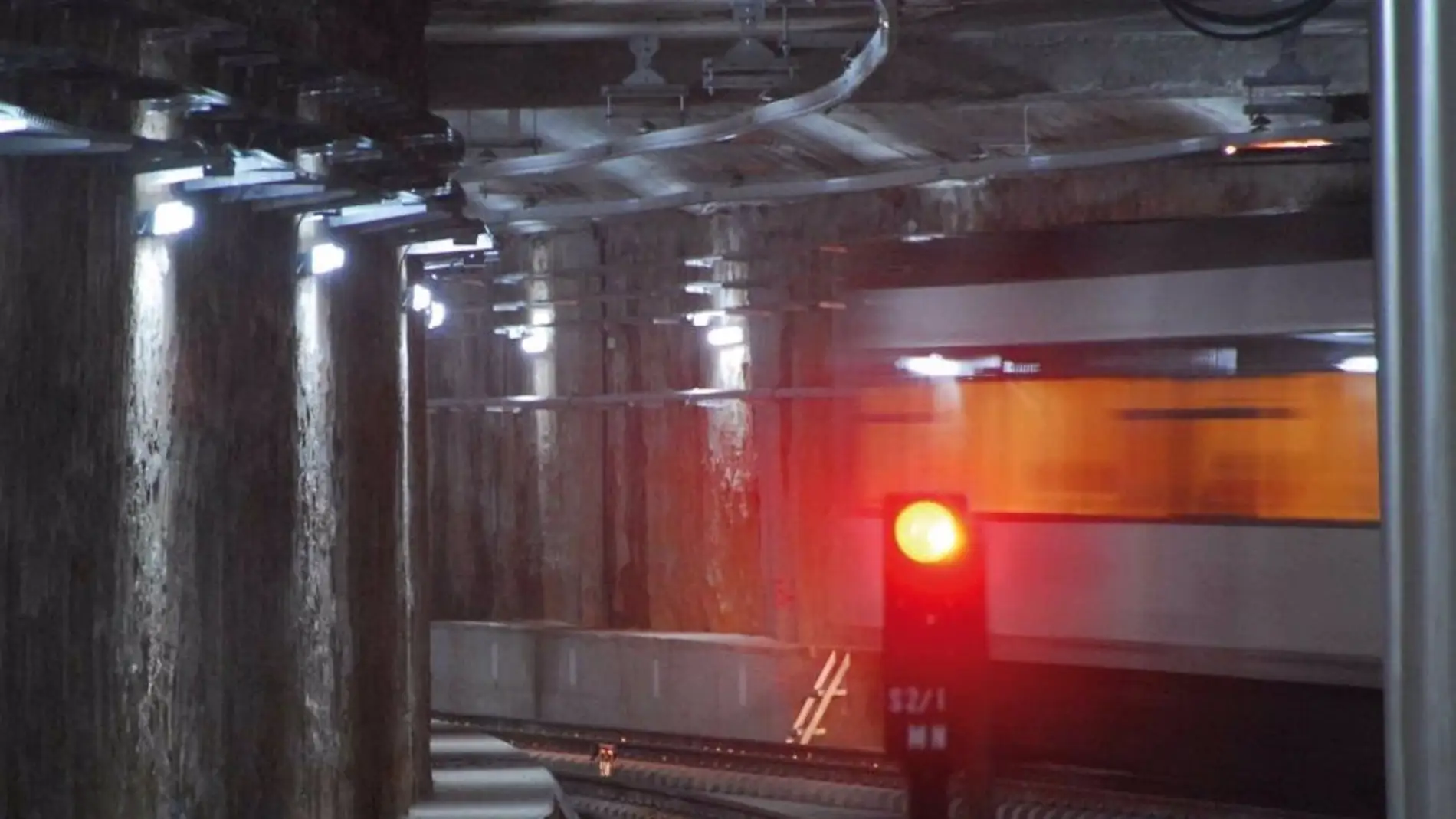 Interior de un túnel del metro