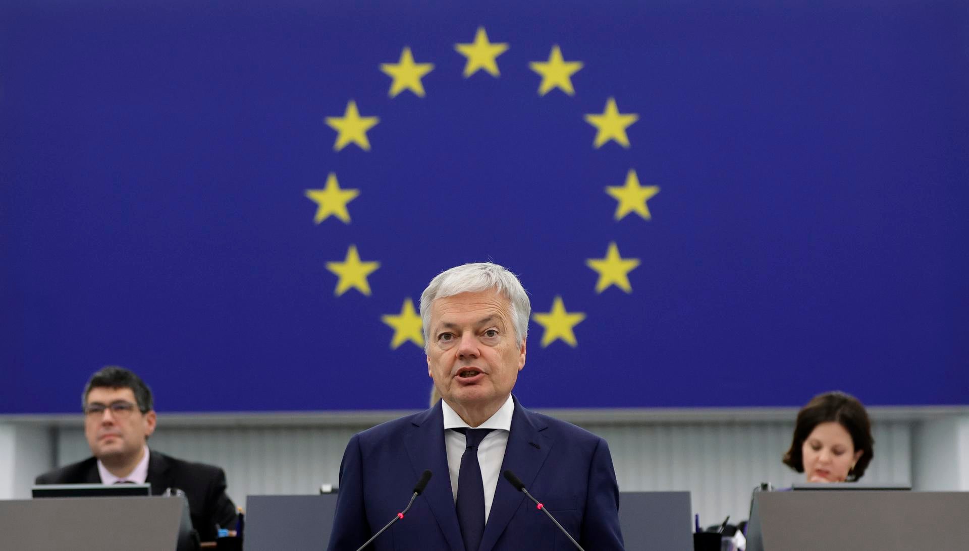 Bruselas avisa de que estudiará la ley de amnistía "muy de cerca" y seguirá su desarrollo Bruselas avisa de que estudiará la ley de amnistía "muy de cerca" y seguirá su desarrollo