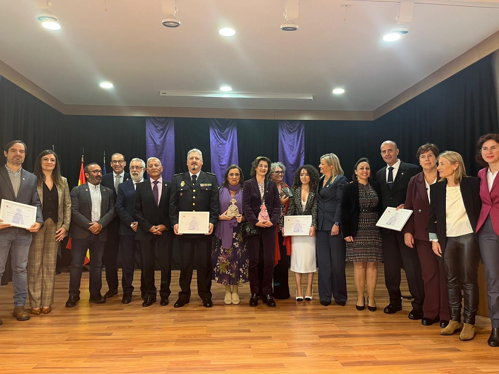 Extremadura cuenta en la actualidad con 2.215 casos activos por violencia de género que se encuentran dentro del sistema VioGen Extremadura cuenta en la actualidad con 2.215 casos activos por violencia de género que se encuentran dentro del sistema VioGen