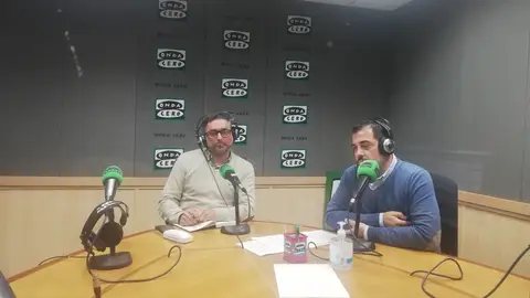 Carlos Pérez y José Luis González en los estudios de Onda Cero Carlos Pérez y José Luis González en los estudios de Onda Cero