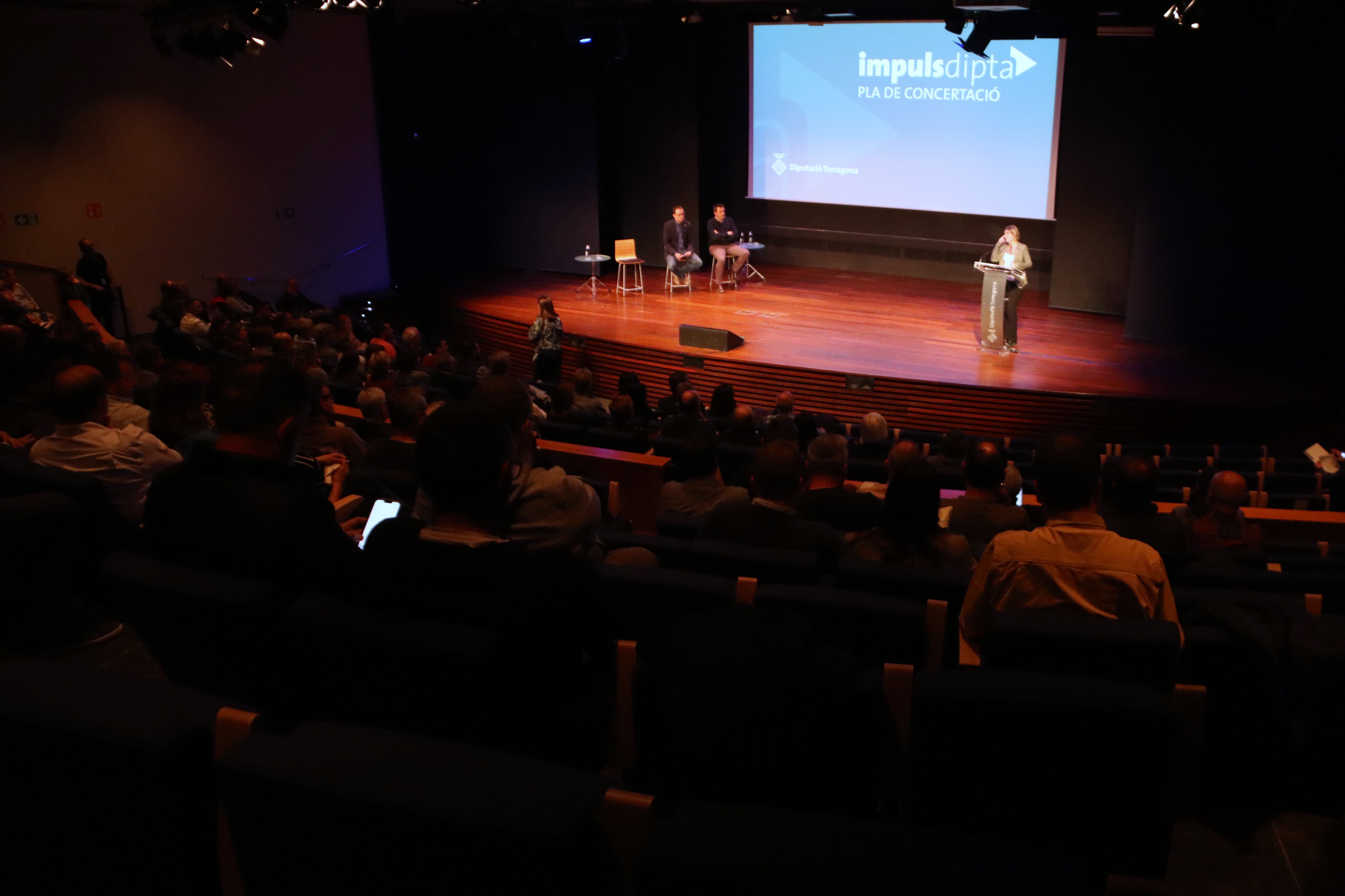 La Diputació de Tarragona simplificarà la burocràcia amb els municipis per atorgar les subvencions La Diputació de Tarragona simplificarà la burocràcia amb els municipis per atorgar les subvencions