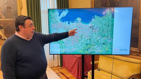 Pelayo Barcia presenta el nuevo plano de movilidad ciclista