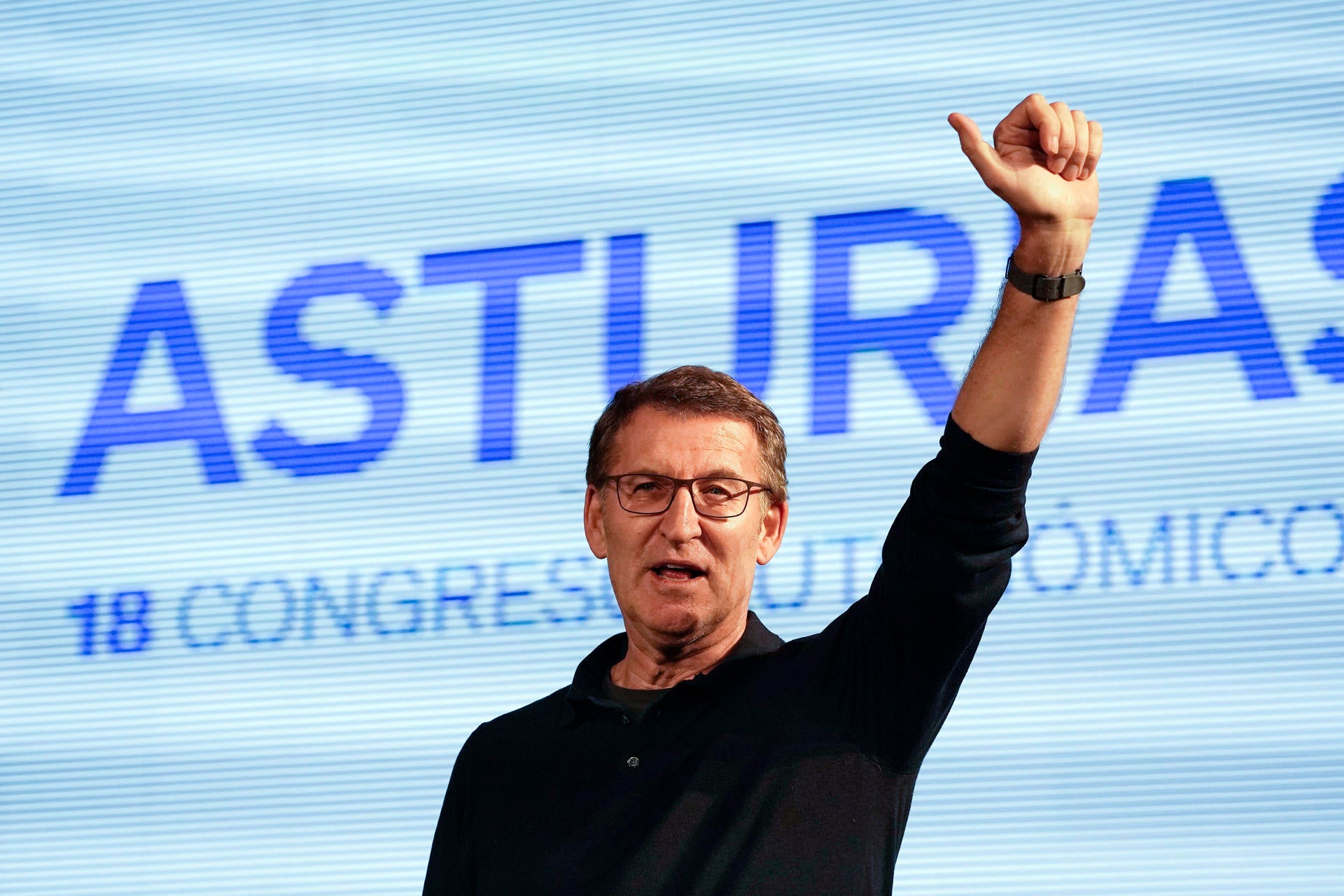 Feijóo se beneficia de los acuerdos del PSOE y podría gobernar solo con Vox, según las encuestas Feijóo se beneficia de los acuerdos del PSOE y podría gobernar solo con Vox, según las encuestas