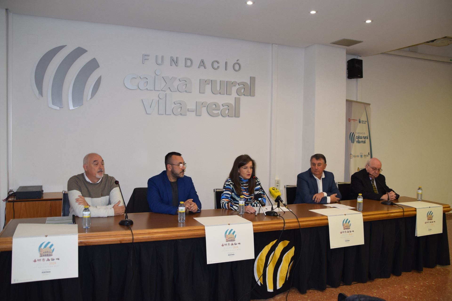 Caixa Rural Vila-real presenta el Calendario Solidario dedicado a los 750 años de la fundación de la ciudad Caixa Rural Vila-real presenta el Calendario Solidario dedicado a los 750 años de la fundación de la ciudad