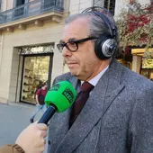 El Robert entrevistant Lluís Sans, president de l'Associació del Passeig de Gràcia El Robert entrevistant Lluís Sans, president de l'Associació del Passeig de Gràcia