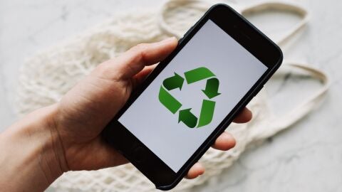 Un tel&eacute;fono que va a ser reciclado 