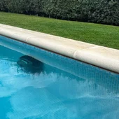 Imagen de archivo de una piscina particular Imagen de archivo de una piscina particular