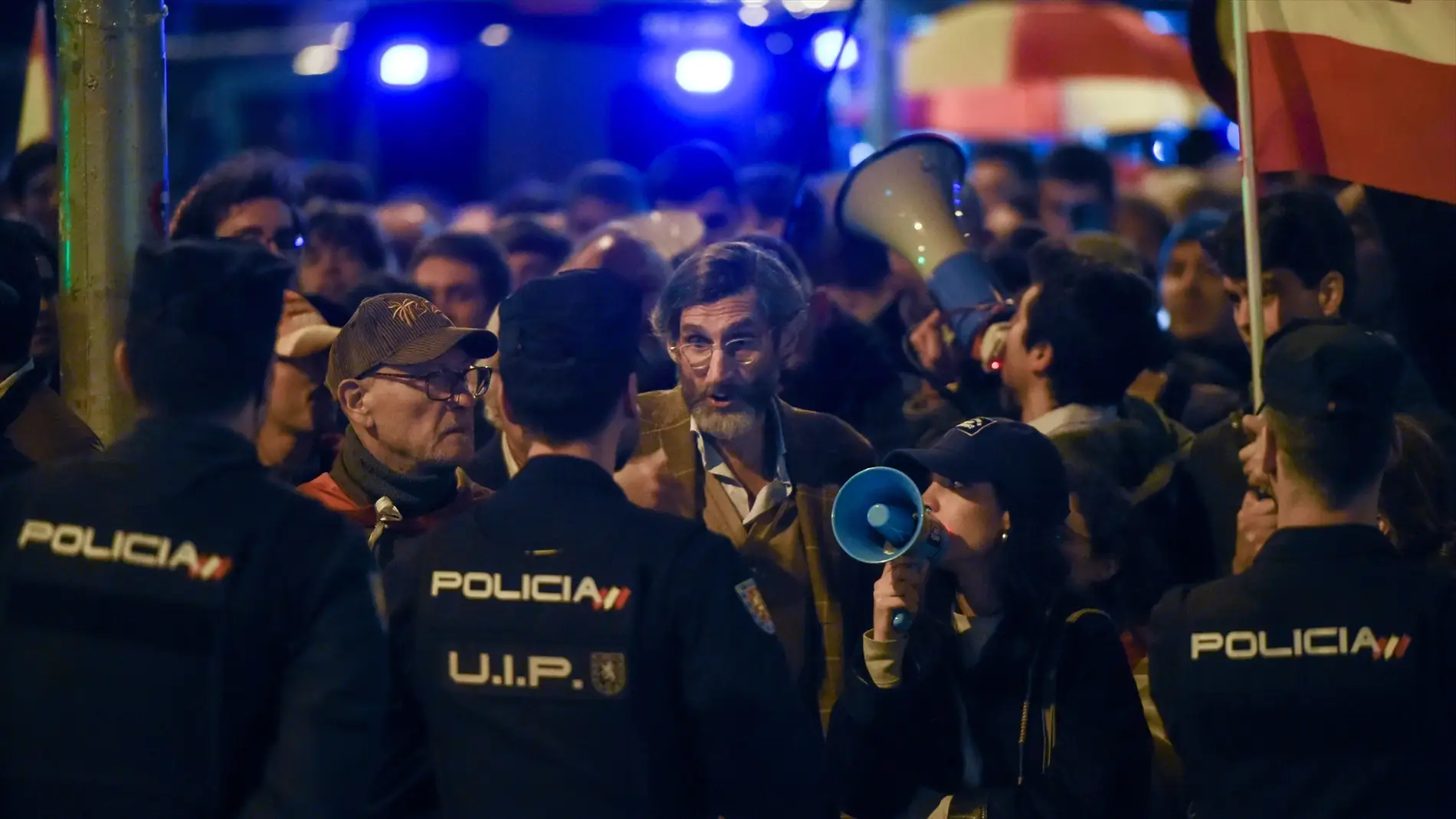 Unas 600 personas vuelven a manifestarse en Ferraz contra la amnistía