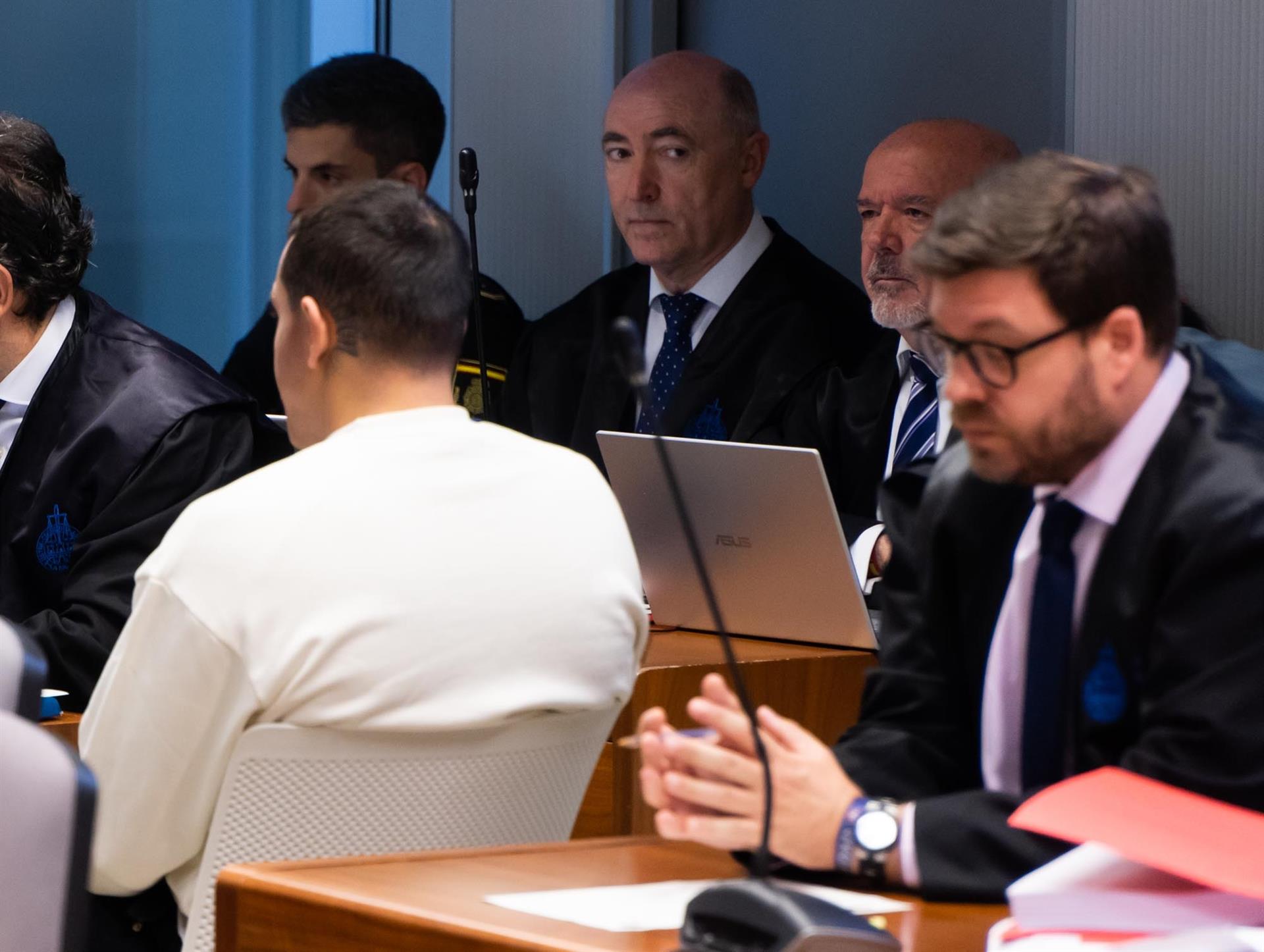 "No me creo lo que dicen los asesinos", hermana de Isam Haddour, víctima del Crimen del Parque del Ebro "No me creo lo que dicen los asesinos", hermana de Isam Haddour, víctima del Crimen del Parque del Ebro