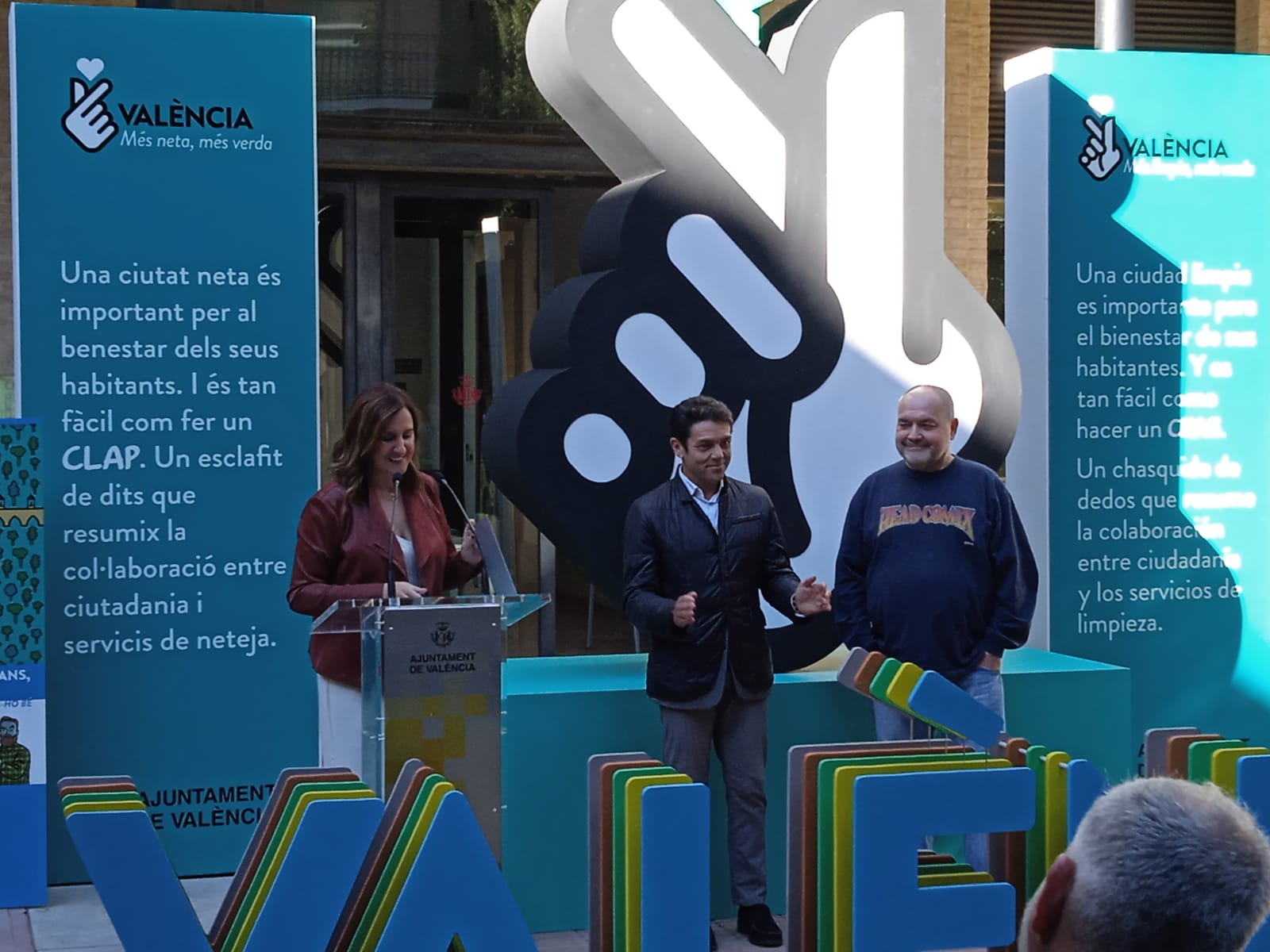 El Ayuntamiento apela a la colaboración ciudadana para mantener limpia València El Ayuntamiento apela a la colaboración ciudadana para mantener limpia València