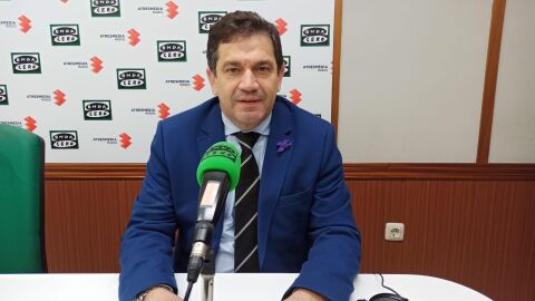 Miguel Ángel Valverde en los estudios de Onda Cero Ciudad Real