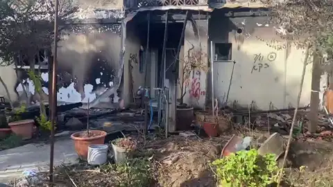 Así ha quedado uno de los kibutz atacados por Hamás en el que trabajaba el español Iván Illamarramendi Así ha quedado uno de los kibutz atacados por Hamás en el que trabajaba el español Iván Illamarramendi