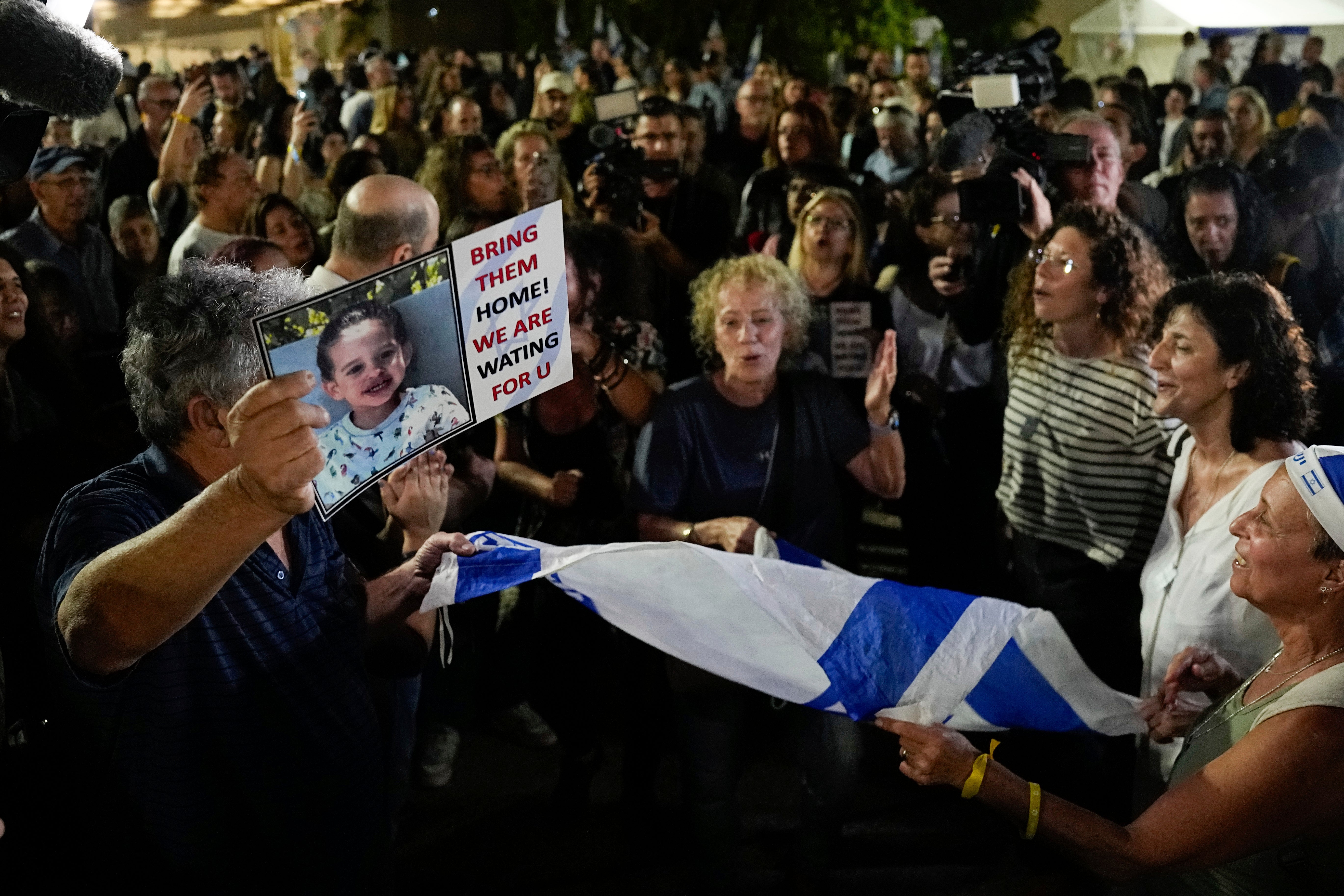 Hamás retrasa la entrega de rehenes por violaciones del acuerdo por Israel Hamás retrasa la entrega de rehenes por violaciones del acuerdo por Israel