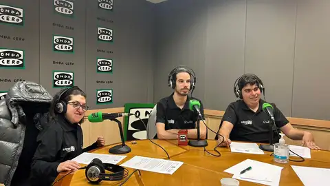 Anabel Barroso, David Tardío y Miguel Guerra en los estudios de Onda Cero Anabel Barroso, David Tardío y Miguel Guerra en los estudios de Onda Cero