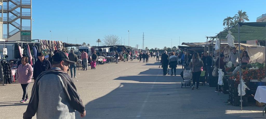 El mercadillo del estadio Martínez Valero no abrirá este domingo El mercadillo del estadio Martínez Valero no abrirá este domingo