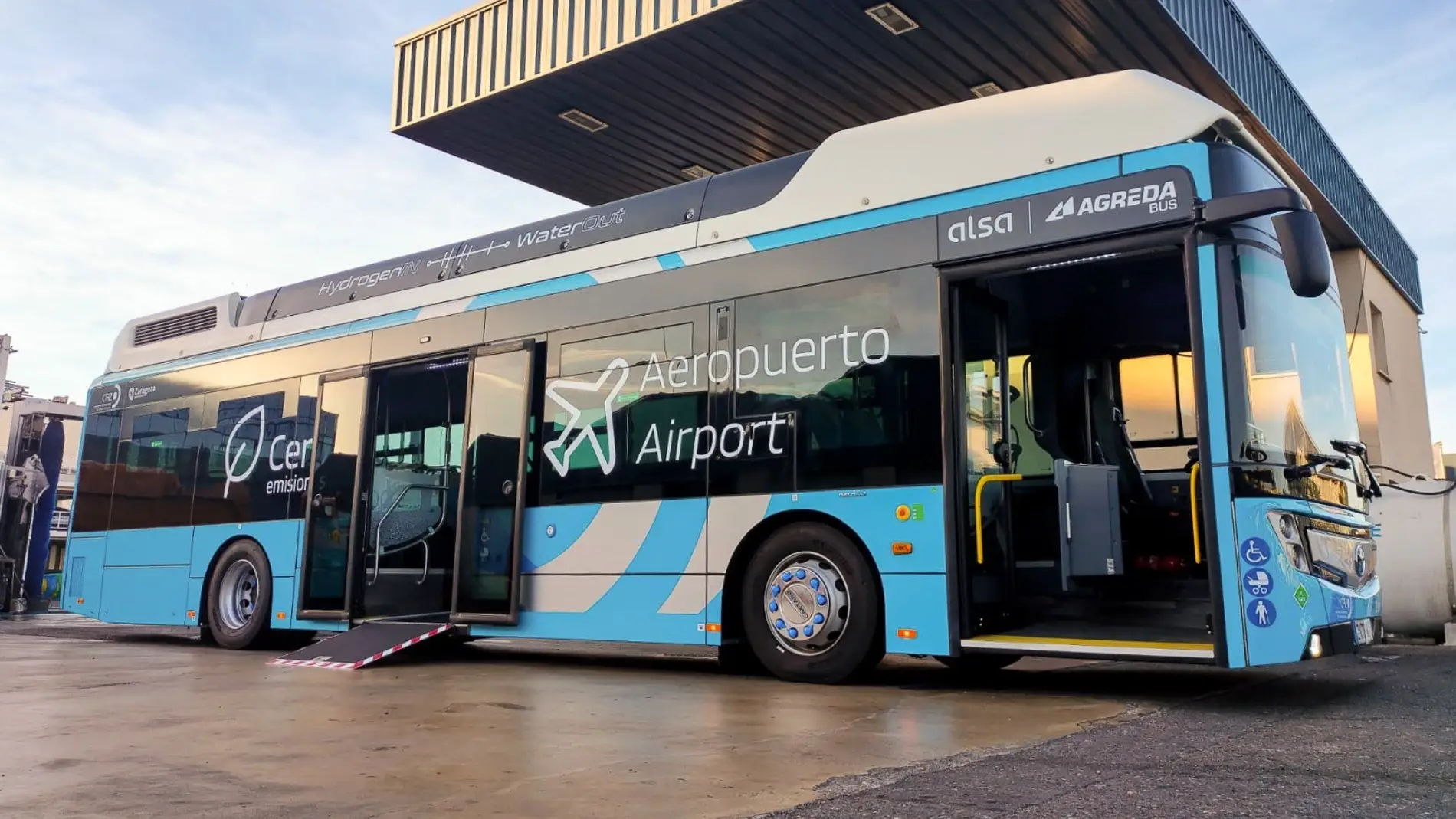 Zaragoza contara con nuevas líneas de bus a PLAZA y al aeropuerto