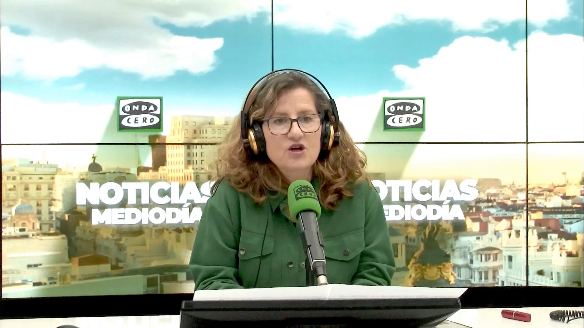 Elena Gijón: "El Gobierno siempre tiene razón. O eso cree" Elena Gijón: "El Gobierno siempre tiene razón. O eso cree"