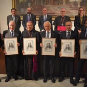 Foto de familia de los premiados Foto de familia de los premiados