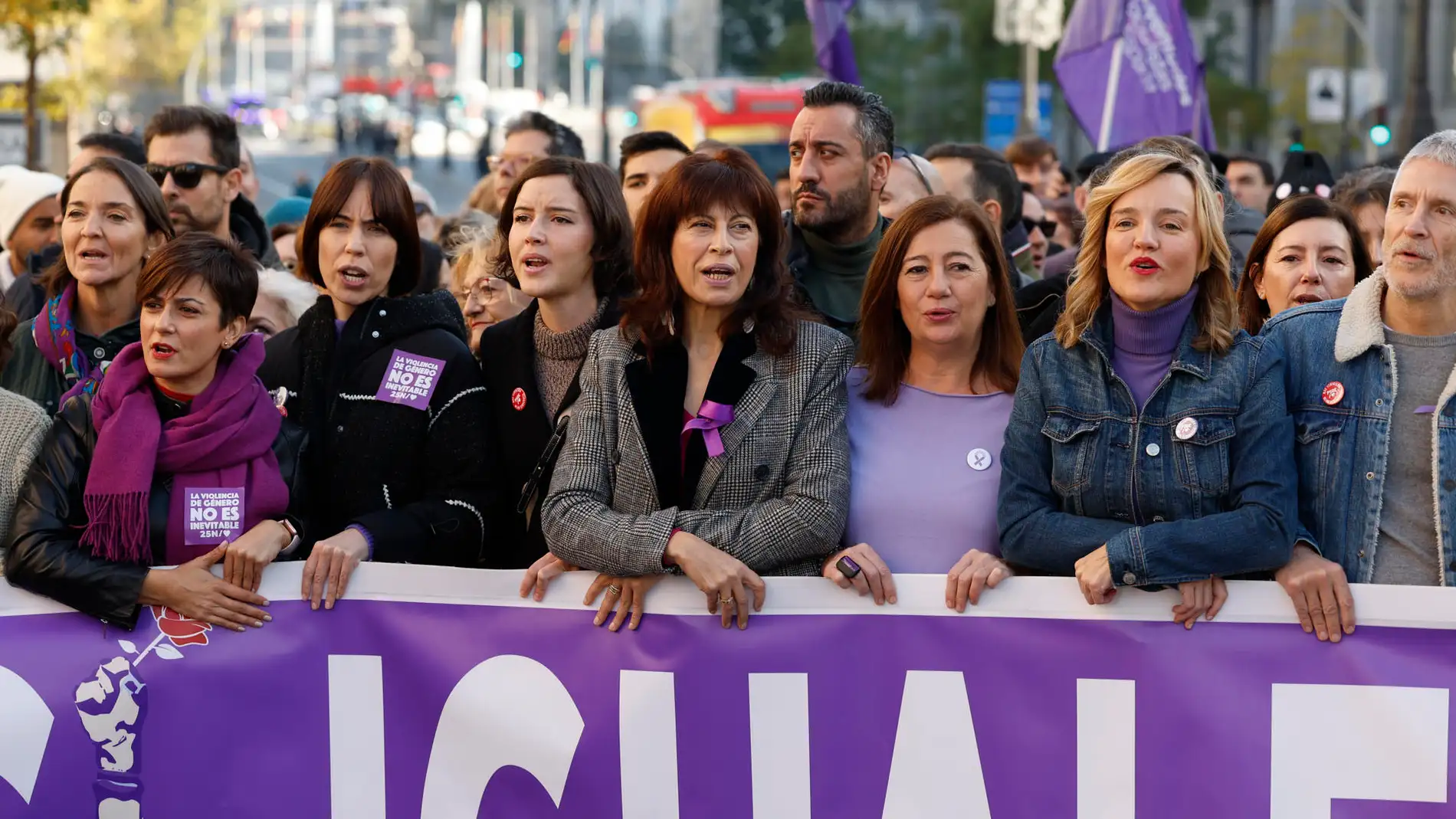 Ministras socialistas en la manifestación del 25N en Madrid