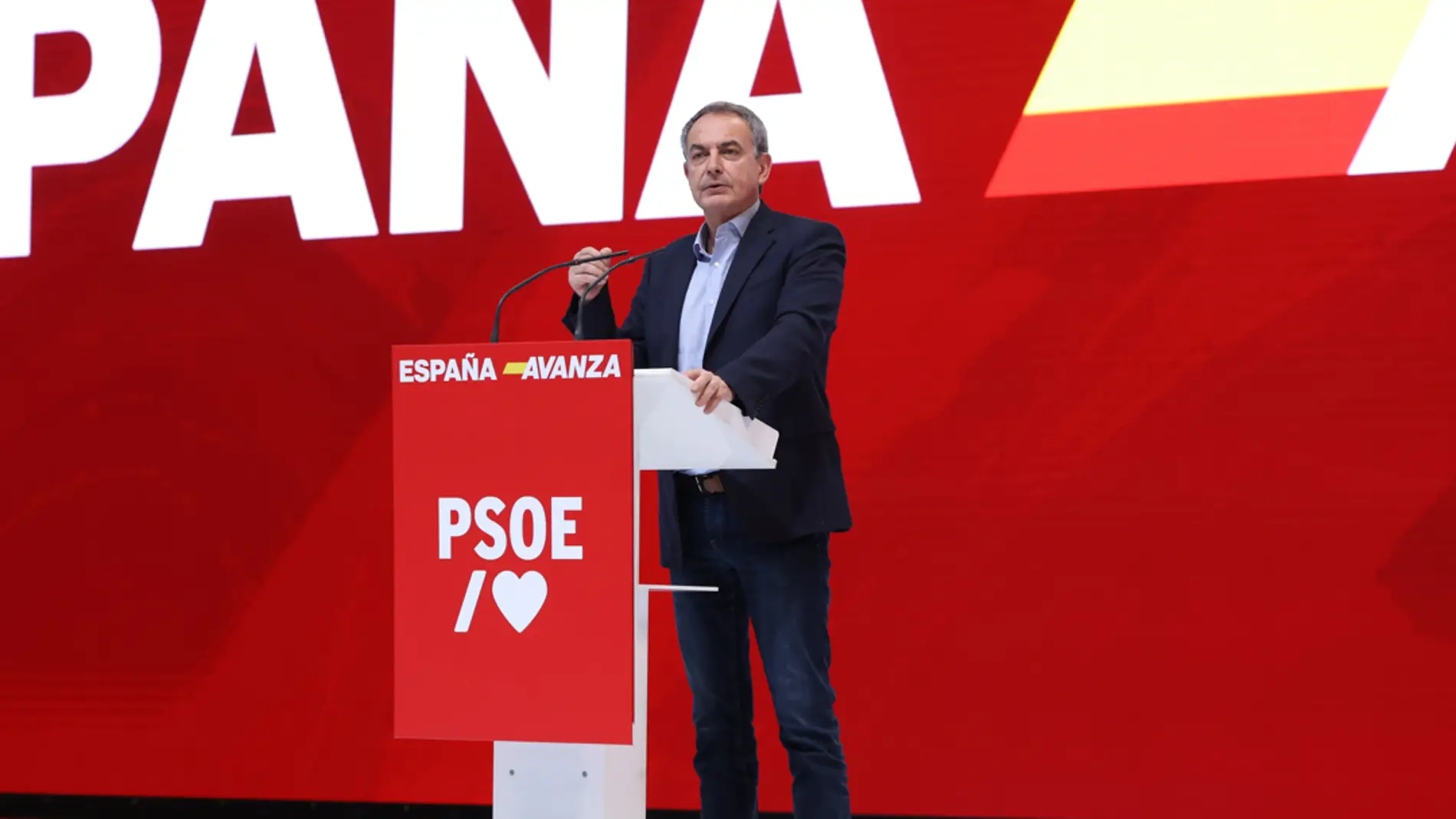 Zapatero dice que la "única patología" que tiene Sánchez para el PP "es que siempre les gana"