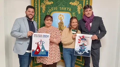 Joaquim Baldó y y Patrick Morghadi, ganadores del concurso de diseño de portada de la revista y del cartel anunciador de los Moros y Cristianos de La Vila Joaquim Baldó y y Patrick Morghadi, ganadores del concurso de diseño de portada de la revista y del cartel anunciador de los Moros y Cristianos de La Vila
