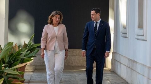 El presidente de la Junta de Andaluc&iacute;a, Juanma Moreno, la vicepresidenta y la ministra Teresa Ribera, el pasado 3 de octubre/ Francisco J. Olmo / Europa Press