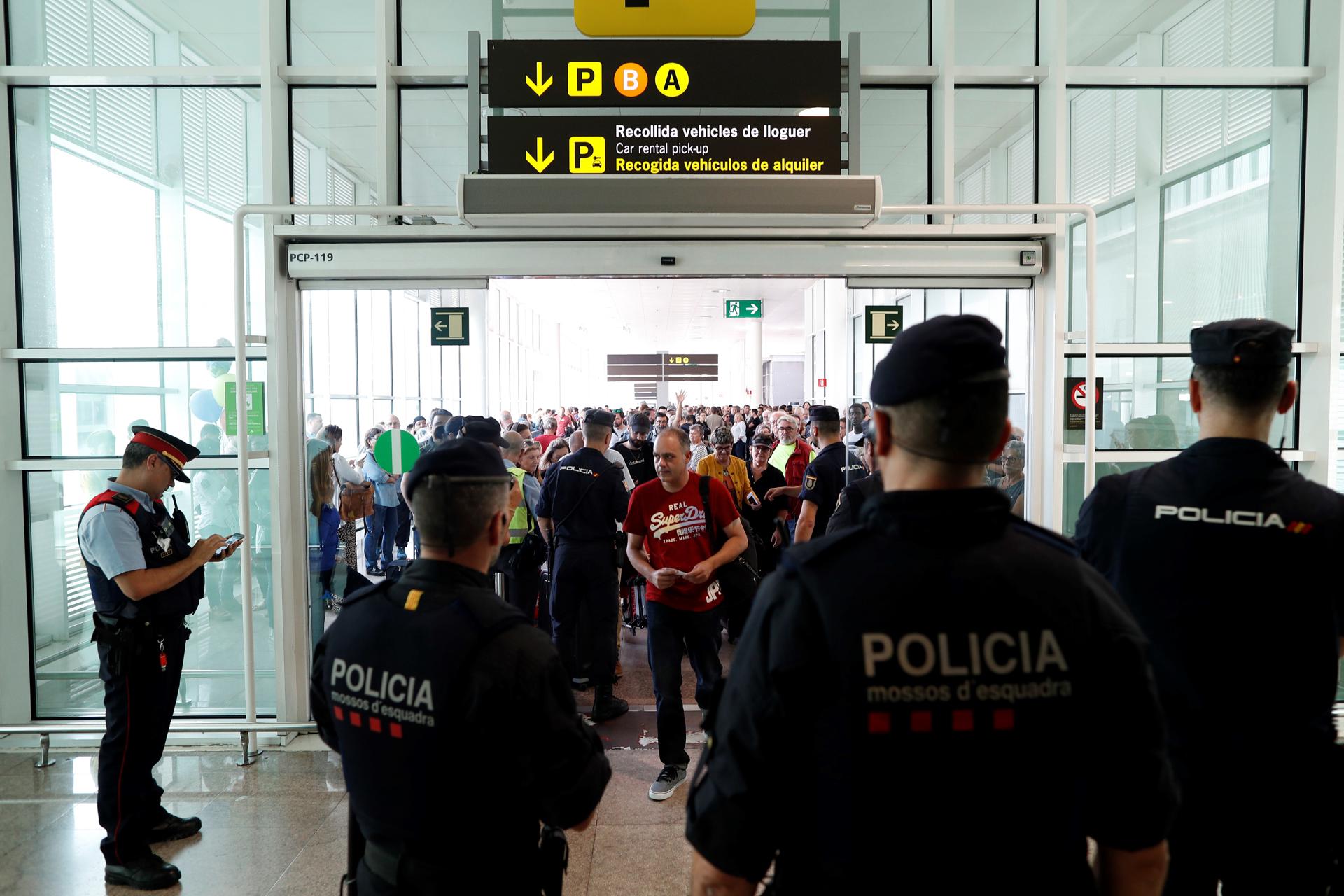 El juez de Tsunami ofrece personarse a la familia del francés fallecido por un infarto en El Prat El juez de Tsunami ofrece personarse a la familia del francés fallecido por un infarto en El Prat
