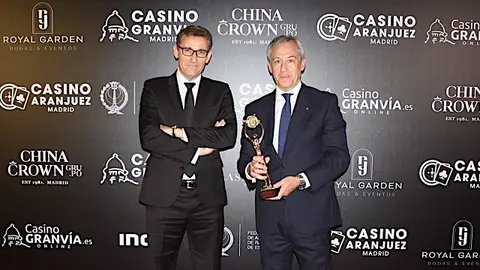 Eurocaja Rural recoge el premio 'Antena de Oro Extraordinaria' Eurocaja Rural recoge el premio 'Antena de Oro Extraordinaria'