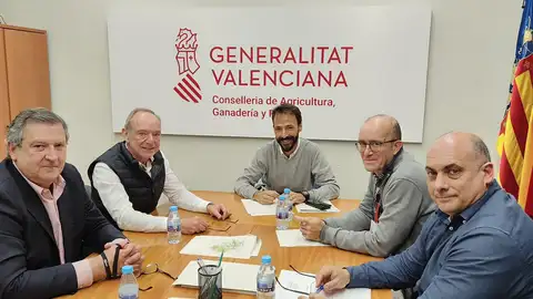 El secretario autonómico de Agricultura, Javier Bartolomé, se reúne con la Comunidad de Regantes de Sagunto El secretario autonómico de Agricultura, Javier Bartolomé, se reúne con la Comunidad de Regantes de Sagunto