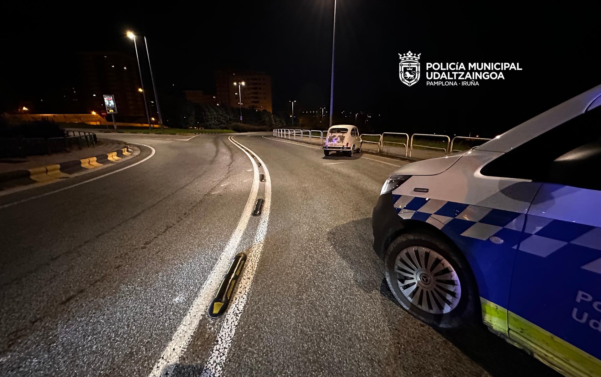 Herido un conductor de 73 años, positivo en alcohol, tras chocar con unas vallas en la avenida de Navarra Herido un conductor de 73 años, positivo en alcohol, tras chocar con unas vallas en la avenida de Navarra