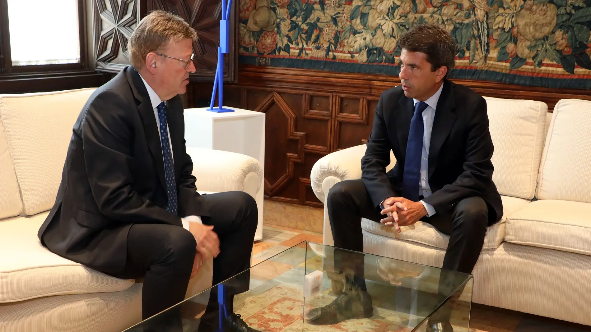 Ximo Puig y Carlos Mazón en un encuentro en el Palau de la Generalitat Valenciana.