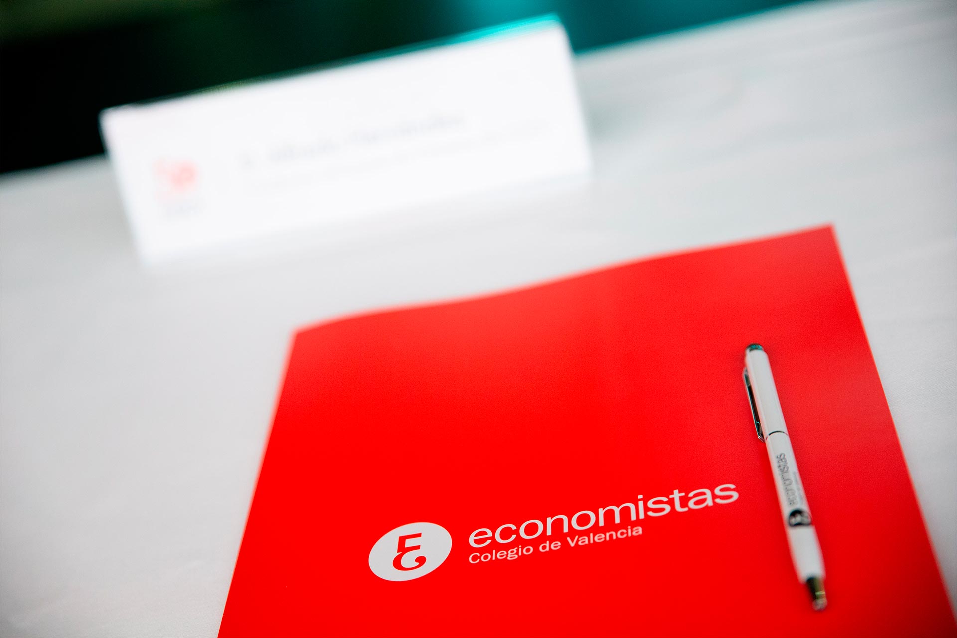 Economistas valencianos, sobre los acuerdos de investidura de Sánchez: "Perjudicarán a la economía española" Economistas valencianos, sobre los acuerdos de investidura de Sánchez: "Perjudicarán a la economía española"