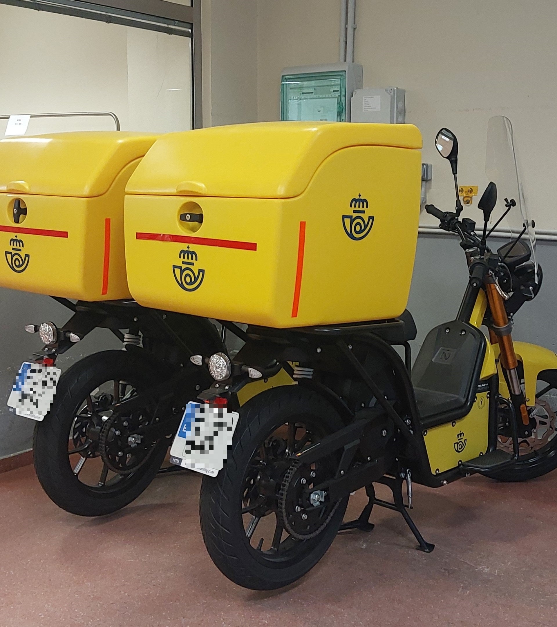 Las motos ecológicas y ciberseguras de Correos llegan a Elda Las motos ecológicas y ciberseguras de Correos llegan a Elda