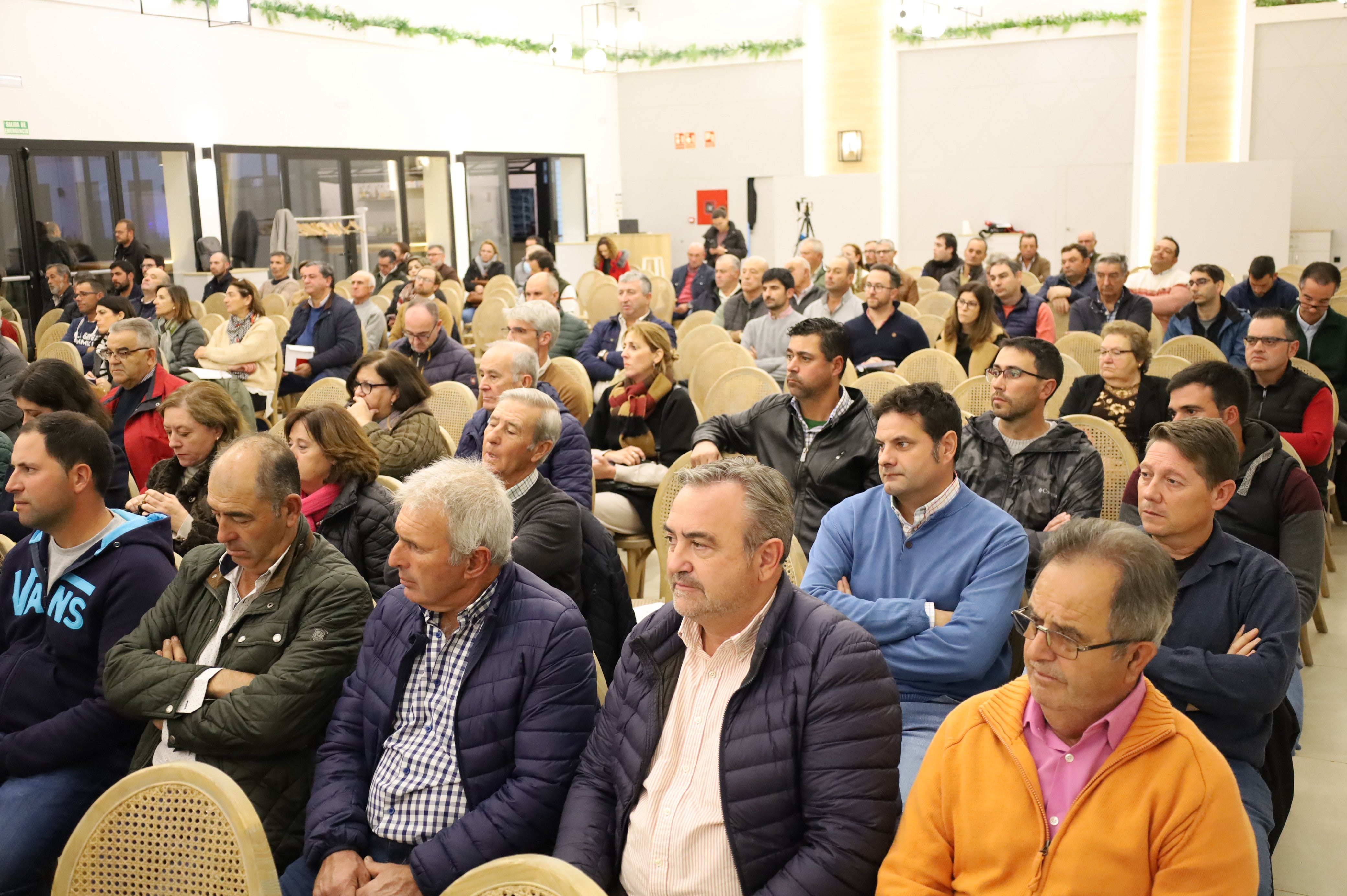 La Junta reafirma su apuesta por el regadío de Tierra de Barros La Junta reafirma su apuesta por el regadío de Tierra de Barros