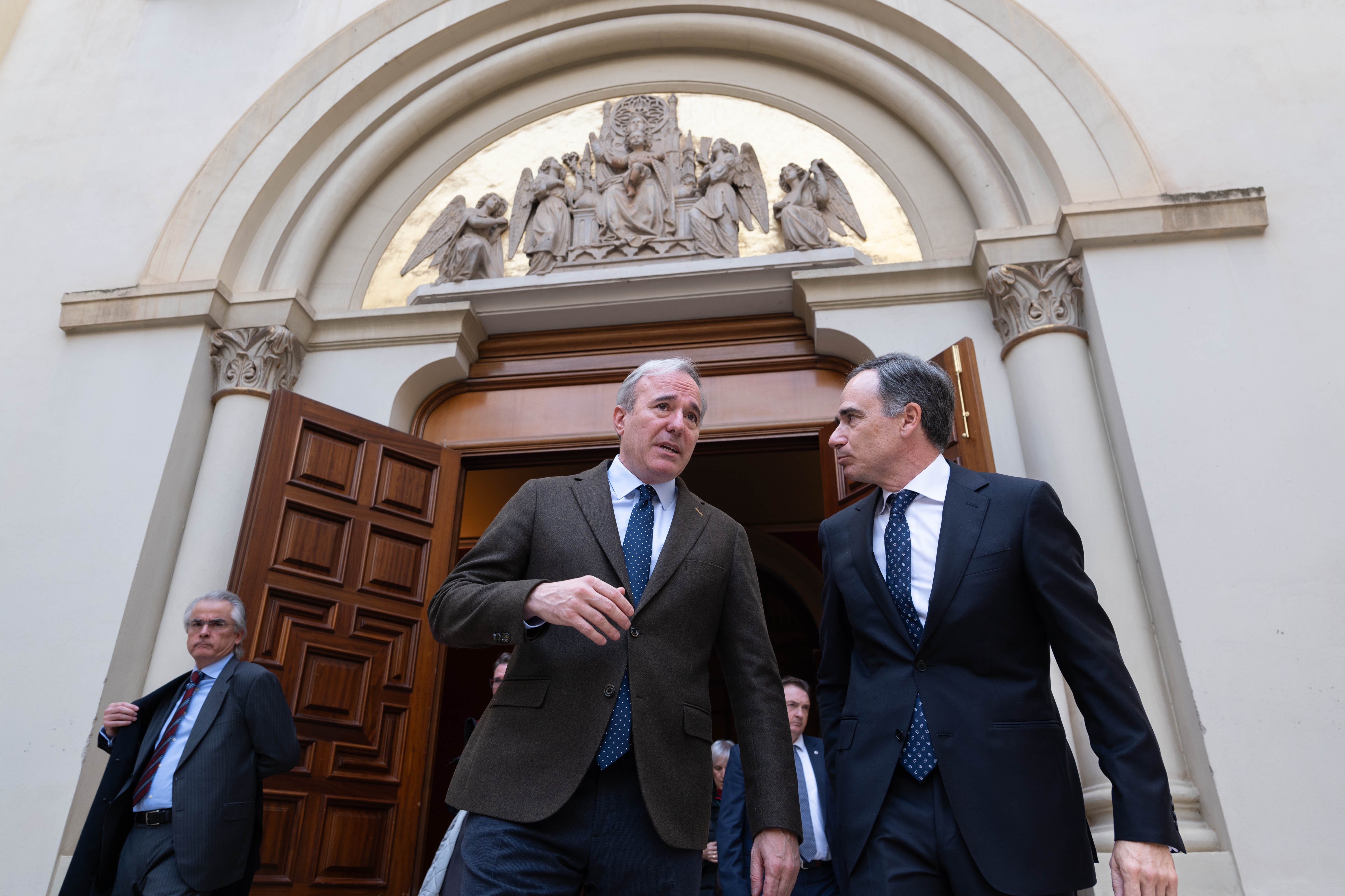 Azcón augura un gobierno desigual de Sánchez Azcón augura un gobierno desigual de Sánchez